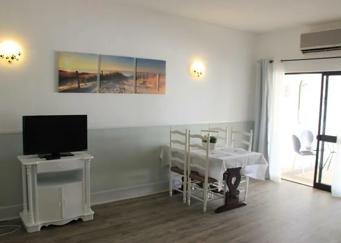 アパート And Pool